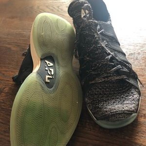 APL Blade size 8 sneakers